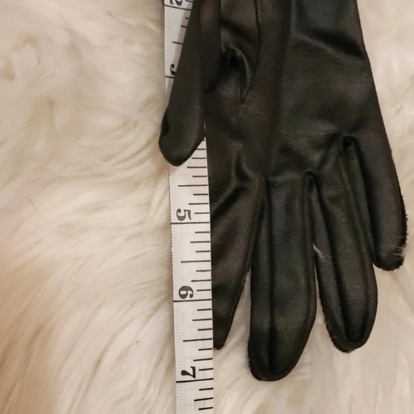 image_6234305825.jpg?itok=59p3UXD7 Van Raalte Mid‎ length.Glam gloves NEW